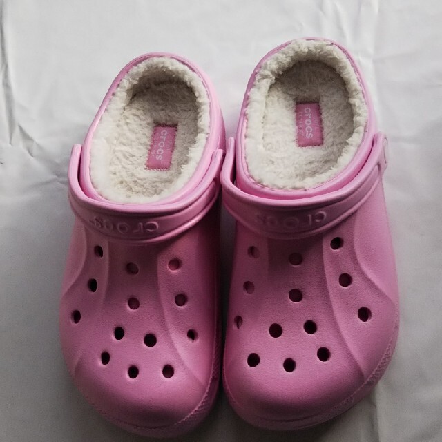 crocs(クロックス)の新品  クロックスボア  薄ピンク  ６／８ レディースの靴/シューズ(サンダル)の商品写真