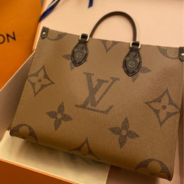 LOUIS VUITTON(ルイヴィトン)のVUITTON　オンザゴー　MM レディースのバッグ(トートバッグ)の商品写真