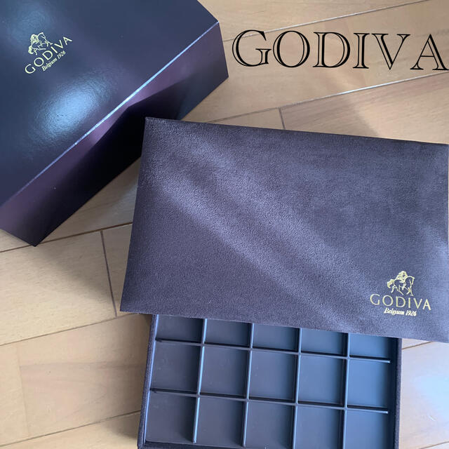 GODIVA アクセサリーケース　空箱 インテリア/住まい/日用品の収納家具(ケース/ボックス)の商品写真