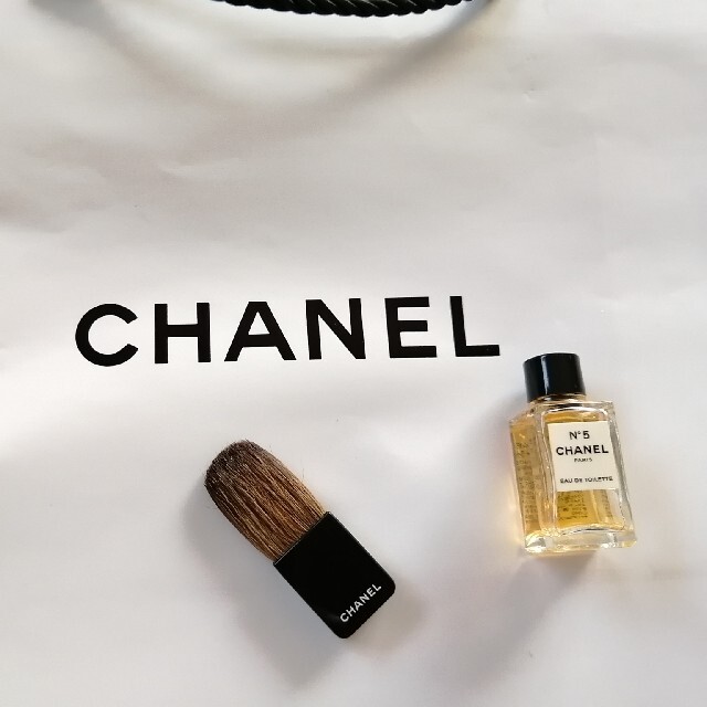 CHANEL(シャネル)の🌟CHANELチークブラシのみ🌟 コスメ/美容のベースメイク/化粧品(チーク)の商品写真