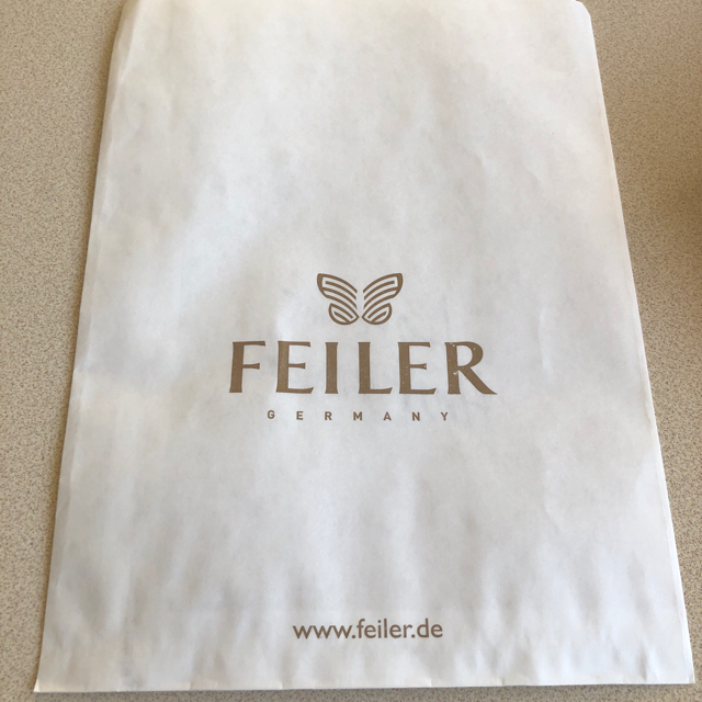 FEILER(フェイラー)のFEILER ハンドタオル　赤ずきん レディースのファッション小物(ハンカチ)の商品写真