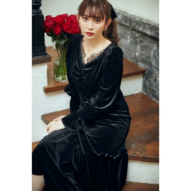 こじはるherlipto ベロアドレス Lux Velour Lace Midi Dre