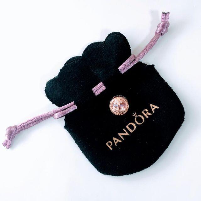 SWAROVSKI(スワロフスキー)の【新品】PANDORA パンドラ チャーム ローズゴールド デイジー フラワー レディースのアクセサリー(チャーム)の商品写真