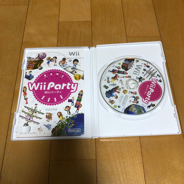 Wii(ウィー)のWii Party Wii エンタメ/ホビーのゲームソフト/ゲーム機本体(家庭用ゲームソフト)の商品写真