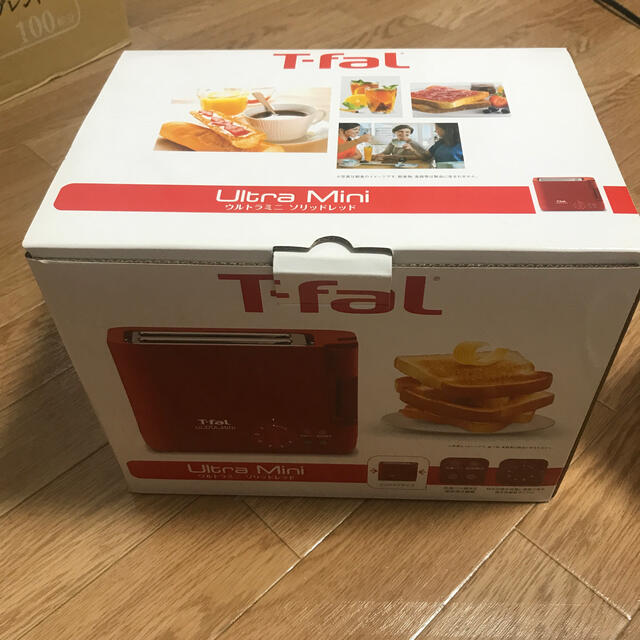 T-fal(ティファール)の《値下げ》ティファールポップアップトースターULTRA miniソリッドレッド スマホ/家電/カメラの調理家電(調理機器)の商品写真