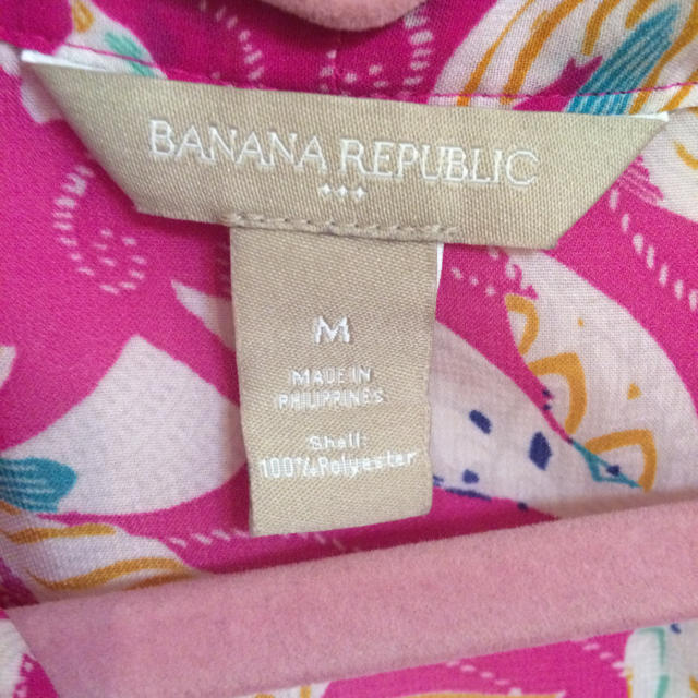 Banana Republic(バナナリパブリック)のバナリパ 小鳥柄シフォン レディースのトップス(シャツ/ブラウス(半袖/袖なし))の商品写真