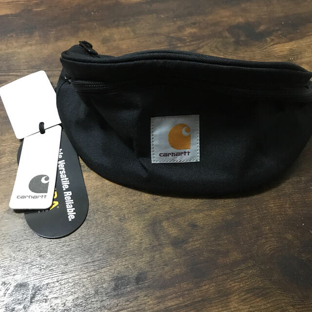 carhartt(カーハート)の新品カーハート　ウェストポーチ レディースのバッグ(ボディバッグ/ウエストポーチ)の商品写真