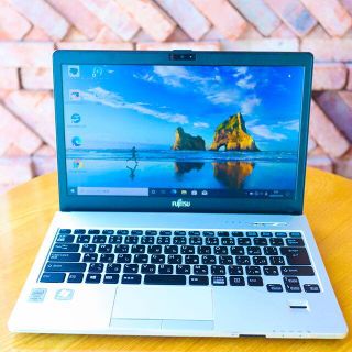 フジツウ(富士通)の【超美品】高年式/Webカメラ/軽量/Win10/4GB/Core i5(ノートPC)