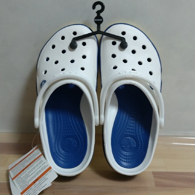 crocs(クロックス)のクロックス フロントコート 26cm 青×白 メンズの靴/シューズ(サンダル)の商品写真