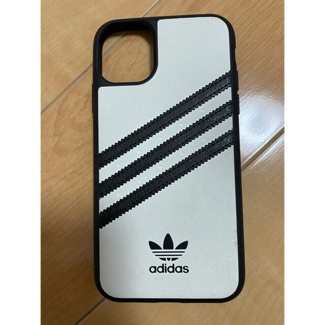 adidas(アディダス)のiPhone11カバー　adidas スマホ/家電/カメラのスマホアクセサリー(iPhoneケース)の商品写真