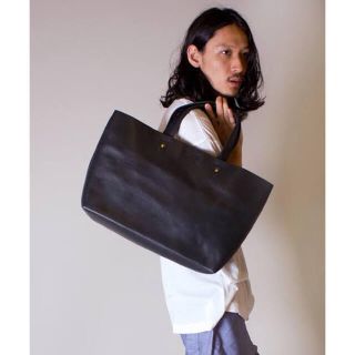 ビームス(BEAMS)のslow×luis 別注レザートート　美品　ブラック(トートバッグ)