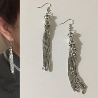 トゥデイフル(TODAYFUL)のシルバータッセルチェーンピアス(ピアス)