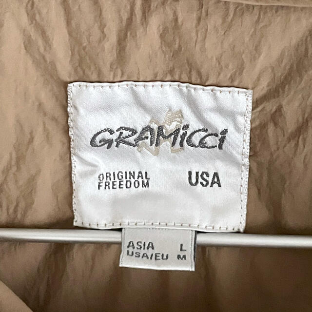 GRAMICCI(グラミチ)のGRAMICCI グラミチ / パッカブルアノラックパーカー ベージュ メンズのジャケット/アウター(その他)の商品写真