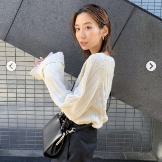 マウジー(moussy)のマウジーFOLD BACK WIDE SLEEVE ニット❤︎ベージュ(ニット/セーター)