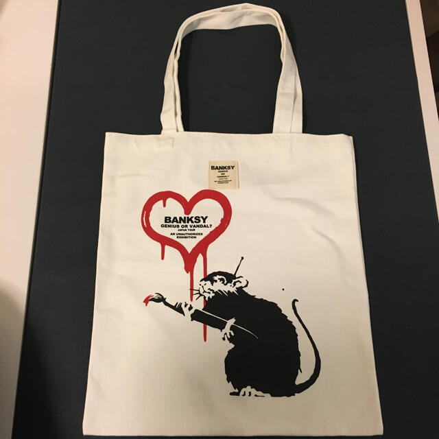 横浜 バンクシー展 トートバッグ love rat メンズのバッグ(トートバッグ)の商品写真