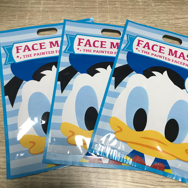 Disney(ディズニー)のドナルドダック　フェイスマスク コスメ/美容のスキンケア/基礎化粧品(パック/フェイスマスク)の商品写真