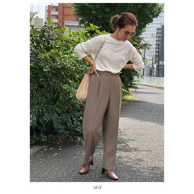 TODAYFUL(トゥデイフル)のはっちゃん様　TODAYFUL Centerpress Trouser mix  レディースのパンツ(カジュアルパンツ)の商品写真