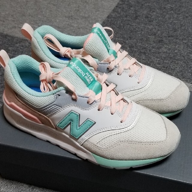 New Balance(ニューバランス)のNew Balance CW997 HBA レディース  スニーカー 24cm レディースの靴/シューズ(スニーカー)の商品写真