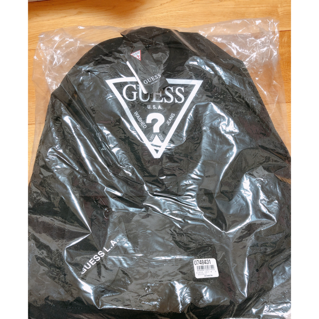 GUESS(ゲス)のGUESS Triangle Logo Backpack  レディースのバッグ(リュック/バックパック)の商品写真