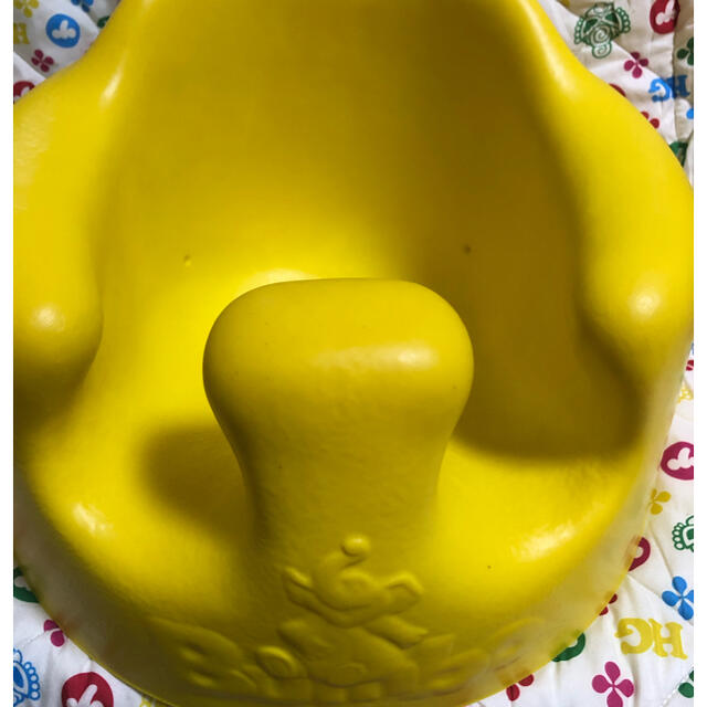 Bumbo(バンボ)のバンボ　黄色　イエロー キッズ/ベビー/マタニティの寝具/家具(収納/チェスト)の商品写真