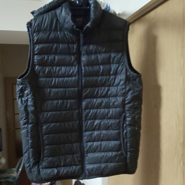 UNIQLO(ユニクロ)のユニクロ ウルトラライトダウンベスト M メンズのジャケット/アウター(ダウンベスト)の商品写真