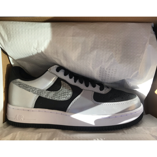 スニーカー新品 即決 NIKE AIR FORCE1 SILVER SNAKE 26.5