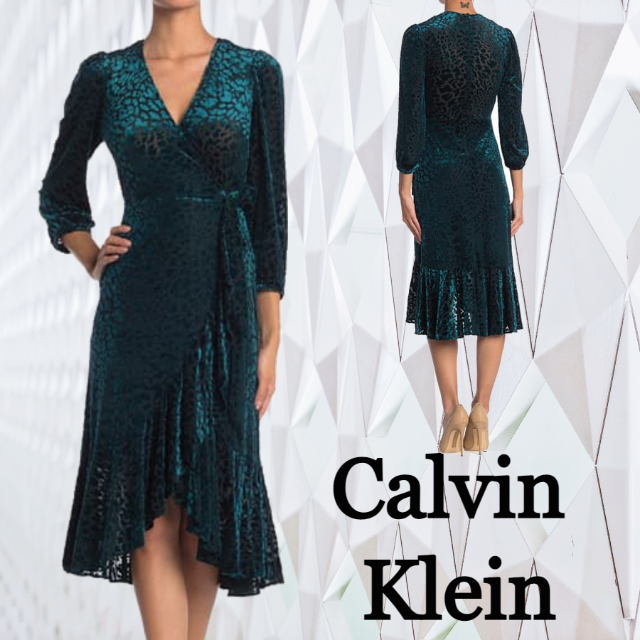 Calvin Klein(カルバンクライン)の☆SALE★【Calvin Klein】バーンアウトベルベットラップドレス レディースのフォーマル/ドレス(ウェディングドレス)の商品写真