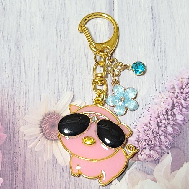 サングラスをかけた子ブタちゃんのキーホルダー ハンドメイド レジン チャーム 豚の通販 By Cokotan S Shop ラクマ サングラスをかけた子ブタちゃんのキーホルダー ハンドメイド レジン チャーム 豚の通販 By Cokotan S Shop ラクマ