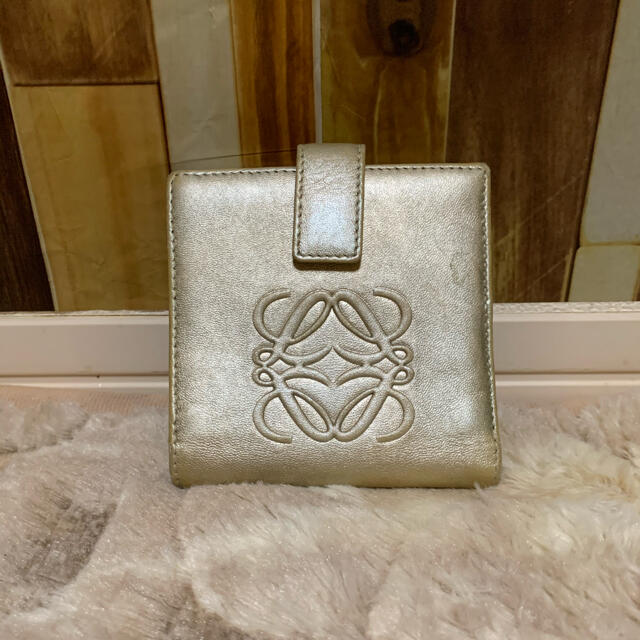 LOEWE(ロエベ)のロエベ  二つ折り財布　ゴールド  レディースのファッション小物(財布)の商品写真