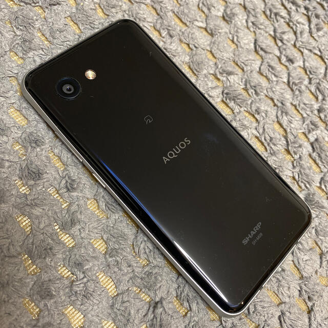 SHARP(シャープ)のSHARP AQUOS R2 compact SH-M09 ピュアブラック スマホ/家電/カメラのスマートフォン/携帯電話(スマートフォン本体)の商品写真