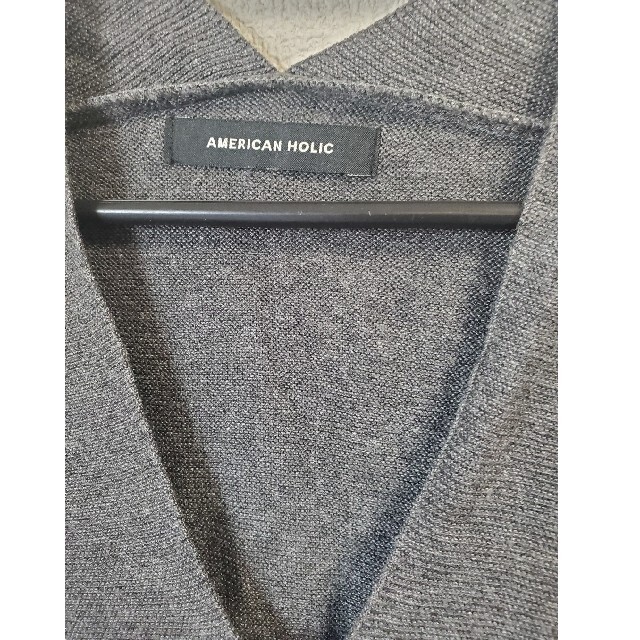 アメリカンホリック　Vネックニット　グレー レディースのトップス(ニット/セーター)の商品写真