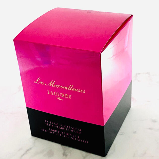 Les Merveilleuses LADUREE(レメルヴェイユーズラデュレ)のレ・メルヴェイユーズ　ラデュレ  チーク　ポット　リミテッド エディション コスメ/美容のメイク道具/ケアグッズ(ボトル・ケース・携帯小物)の商品写真