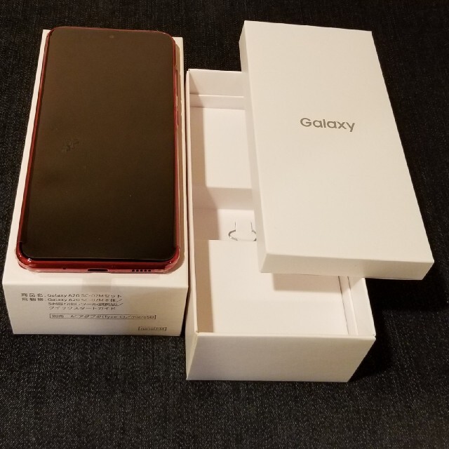 SAMSUNG(サムスン)の【新品未使用/SIMフリー】docomo Galaxy A20 SC-02M/R スマホ/家電/カメラのスマートフォン/携帯電話(スマートフォン本体)の商品写真