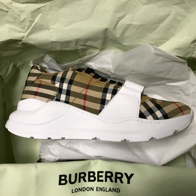 BURBERRY(バーバリー)のBURBERRY スニーカー 40 メンズの靴/シューズ(スニーカー)の商品写真