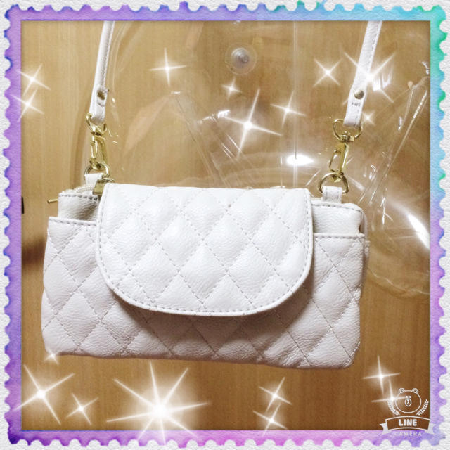 お財布型ホワイトポシェット☆収納力抜群 レディースのファッション小物(財布)の商品写真