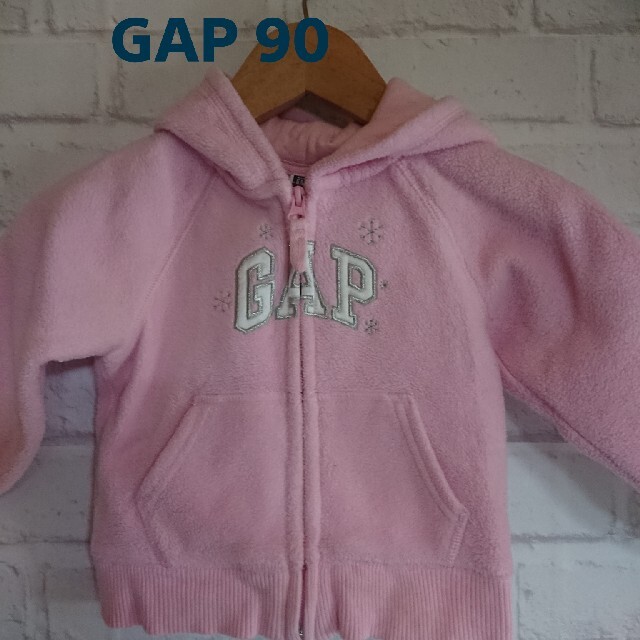 GAP(ギャップ)のGAP フリース パーカー 90 キッズ/ベビー/マタニティのキッズ服女の子用(90cm~)(ジャケット/上着)の商品写真