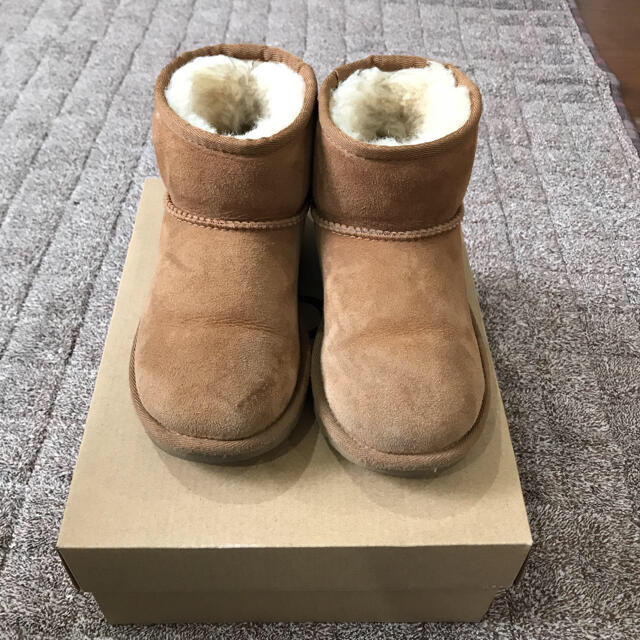 UGG(アグ)のUGG アグームートンブーツ　21cm キッズ/ベビー/マタニティのキッズ靴/シューズ(15cm~)(ブーツ)の商品写真