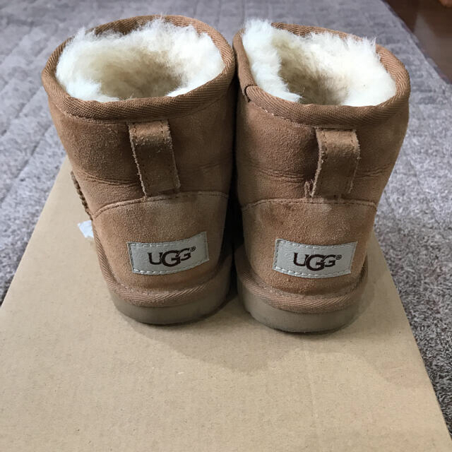 UGG(アグ)のUGG アグームートンブーツ　21cm キッズ/ベビー/マタニティのキッズ靴/シューズ(15cm~)(ブーツ)の商品写真