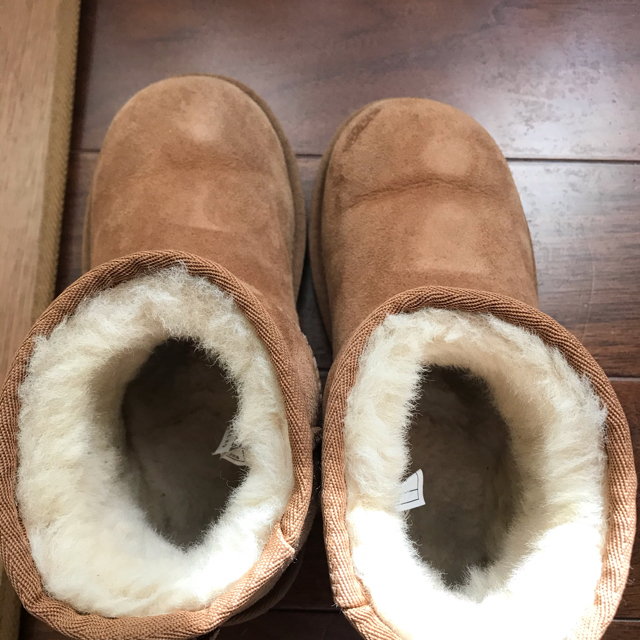 UGG(アグ)のUGG アグームートンブーツ　21cm キッズ/ベビー/マタニティのキッズ靴/シューズ(15cm~)(ブーツ)の商品写真