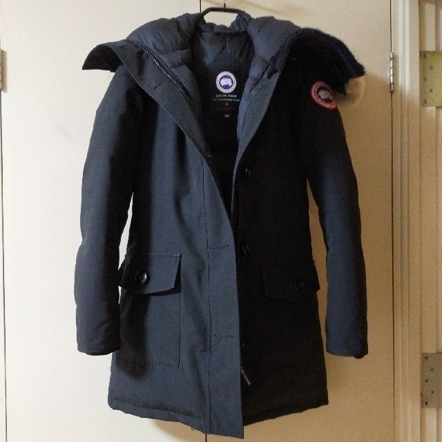 CANADA GOOSE(カナダグース)の美品　カナダグース　ブロンテ　ブラック　XS レディースのジャケット/アウター(ダウンコート)の商品写真