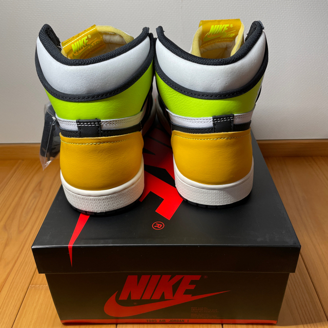 Air Jordan 1 Retro High OG volt gold