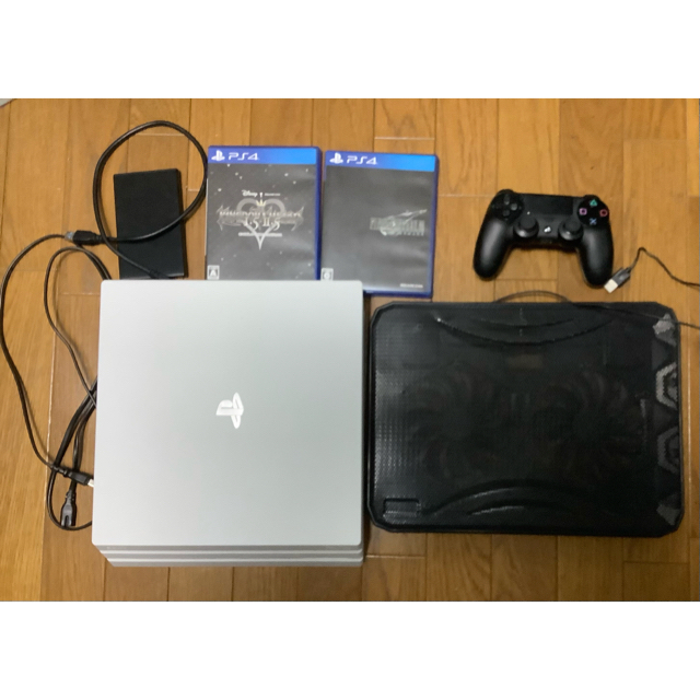 PlayStation4 - プレステーション4 Pro 本体　ソフトと周辺機器付き