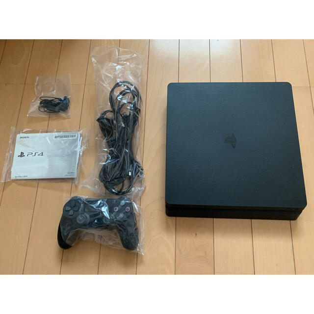 PlayStation4(プレイステーション4)のPS4 PlayStaion4 本体　500G Jet Black エンタメ/ホビーのゲームソフト/ゲーム機本体(家庭用ゲーム機本体)の商品写真