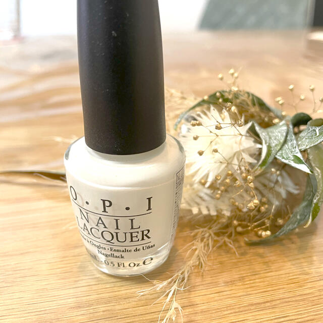 OPI(オーピーアイ)の【ほぼ未使用】OPIネイル アルパインスノー コスメ/美容のネイル(マニキュア)の商品写真