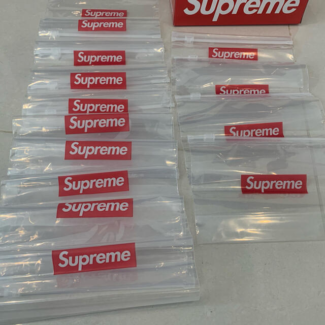 Supreme(シュプリーム)のシュプリーム　ジップロック　未使用 インテリア/住まい/日用品のキッチン/食器(収納/キッチン雑貨)の商品写真