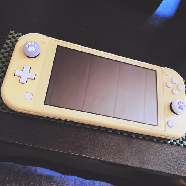 Nintendo Switch(ニンテンドースイッチ)のNintendo Switch Lite ＋ あつまれどうぶつの森 エンタメ/ホビーのゲームソフト/ゲーム機本体(家庭用ゲーム機本体)の商品写真