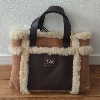 アグ(UGG)のUGGのモコモコバッグ♪(ハンドバッグ)