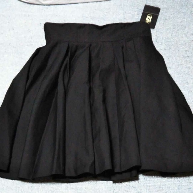 BLACK PEACE NOW(ブラックピースナウ)の【未使用】ＢＰＮ 黒無地スカート レディースのスカート(ひざ丈スカート)の商品写真