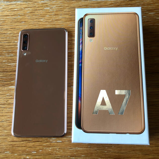 【ほぼ新品】Galaxy A7 GOLD 64GB SIMフリー　オマケ付き