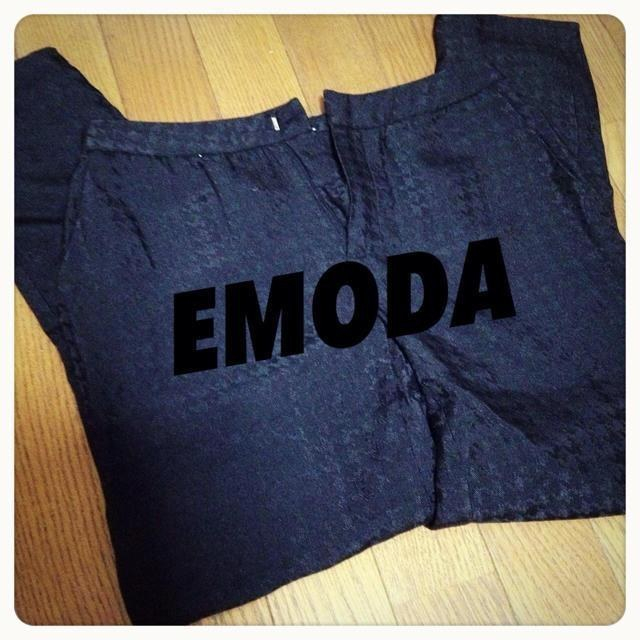 EMODA(エモダ)のhinakoさま♡〜お取り置き〜 レディースのパンツ(クロップドパンツ)の商品写真